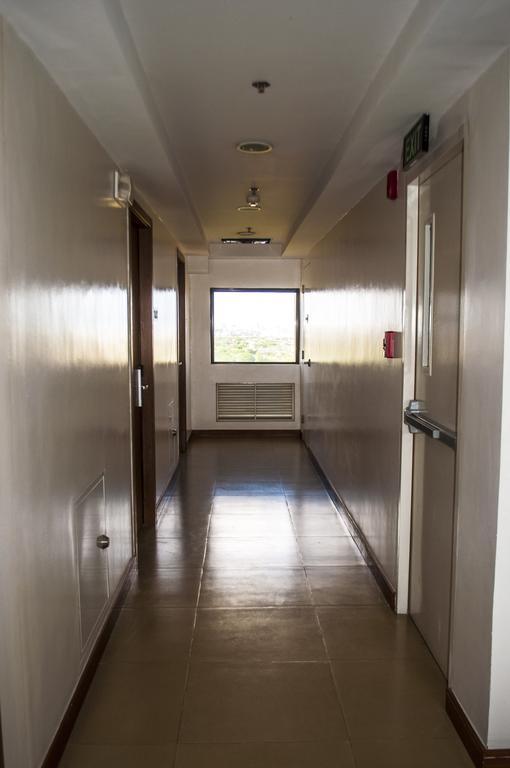 Titan Condo At Studio City Tower 1 Alabang Μανίλα Εξωτερικό φωτογραφία